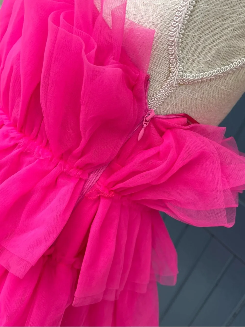 Thirty/Thirty LA Ruffle Tulle Hot Pink Strapless Dress Women’s Size M - Picture 5 of 10